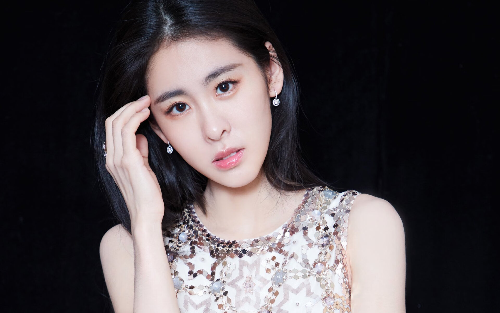 kaiyun xiazai-墨西哥骑手费德里科·费尔南德斯在巴黎奥运会上与“Romeo”马匹共同参赛，尽管因马匹受伤被迫退出，但展现了坚强意志。