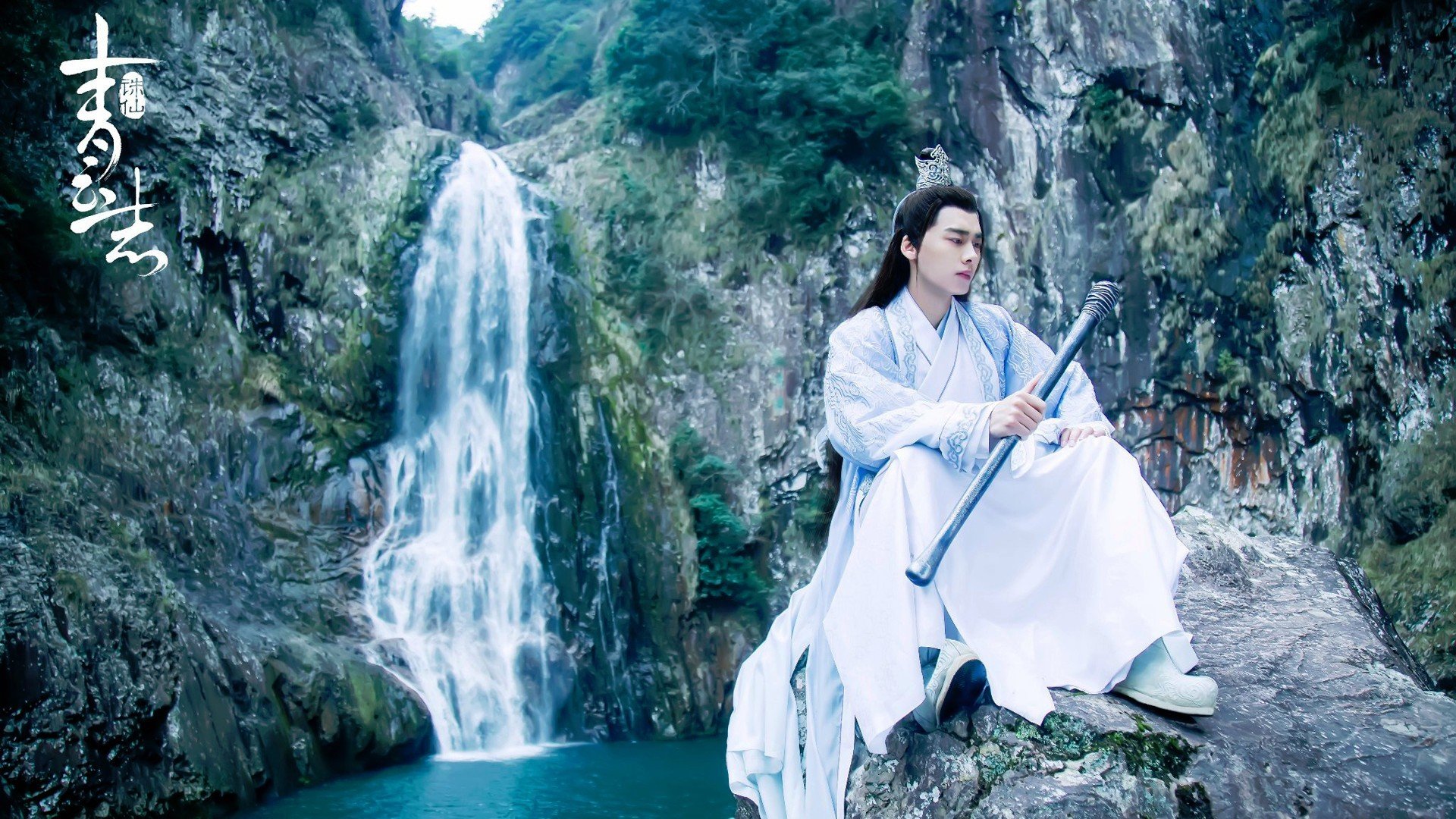 开云体育客户端-花式轮滑表演，青春活力无限展现，花式轮滑教学视频16分钟