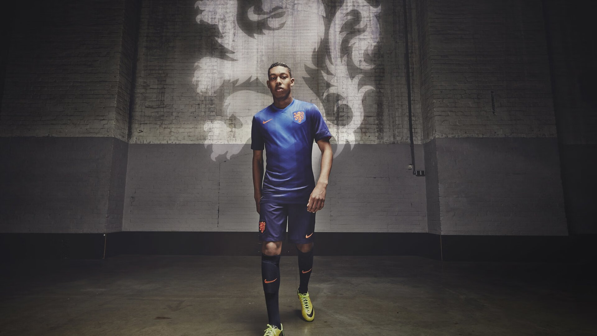 开云体育保障-逆转“神迹之夜”：欧冠赛场的不可思议时刻