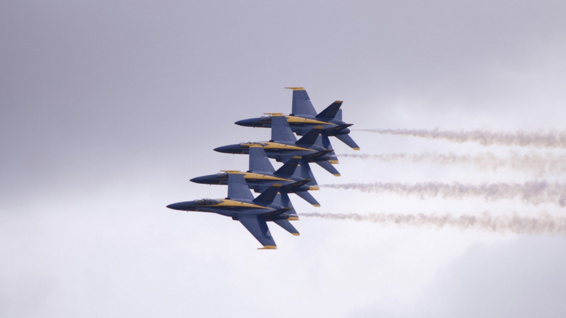 国足英勇喜获胜，晋级国际比赛半决赛，国足半场数据